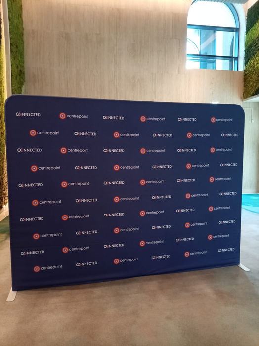 Step and repeat media wall